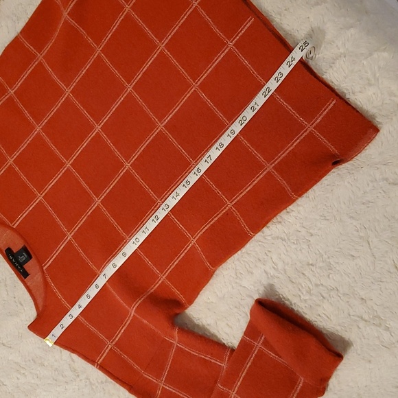 Tahari sweater - Picture 5 of 7